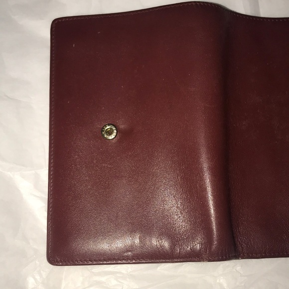 Host Pick!🌟AUTHENTIC CARTIER BIFOLD KISSLOCK WALLET - Picture 12 of 15